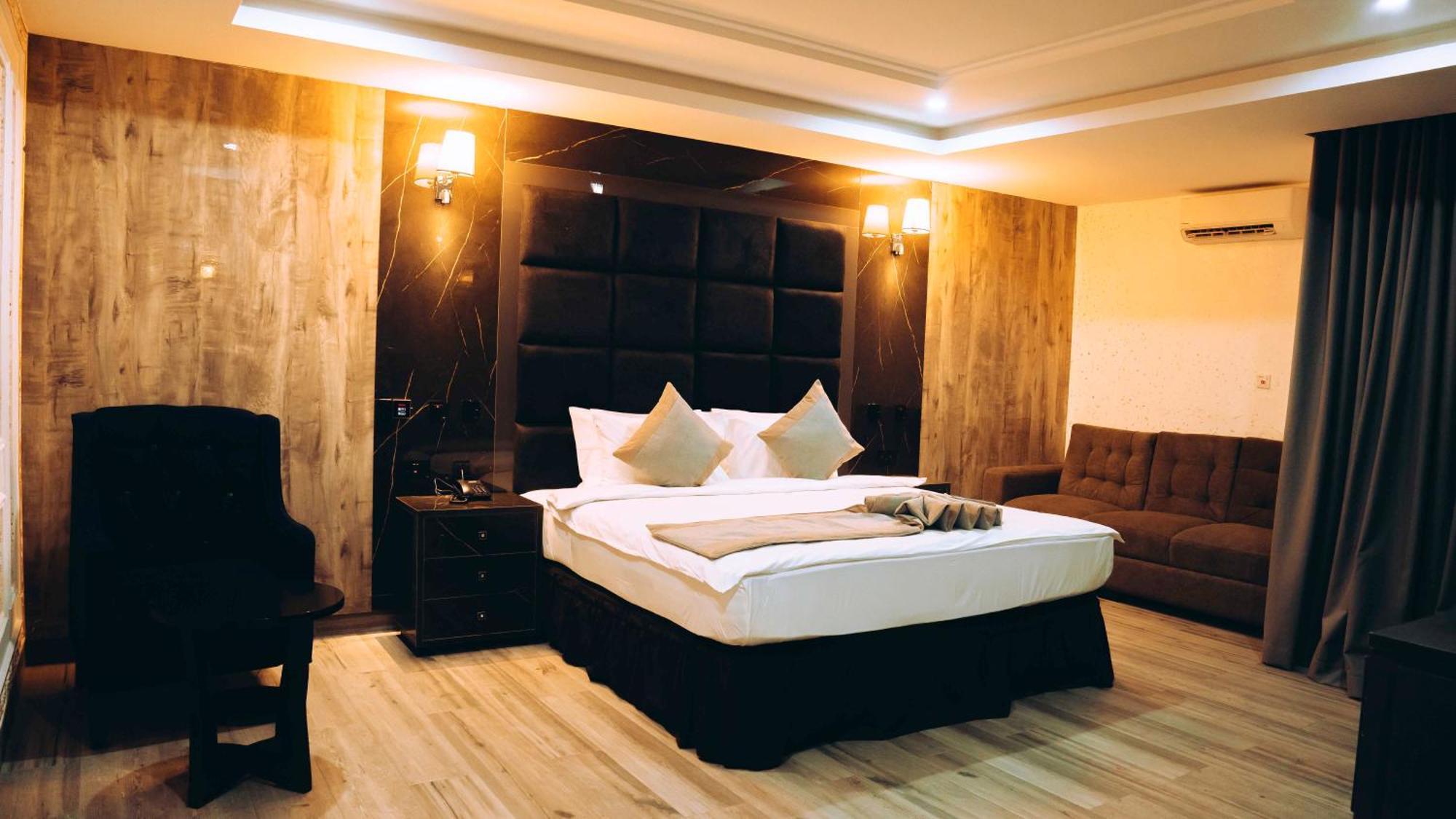 Mcdons Skye Hotel Owerri Exterior photo