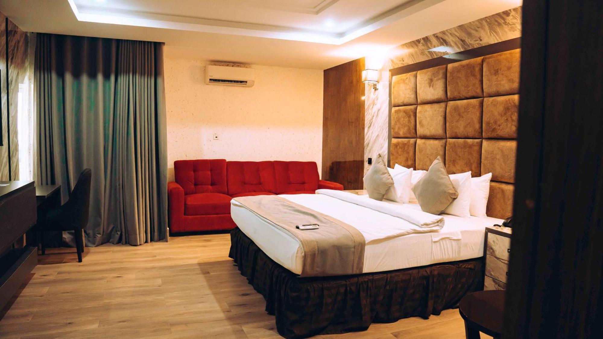 Mcdons Skye Hotel Owerri Exterior photo