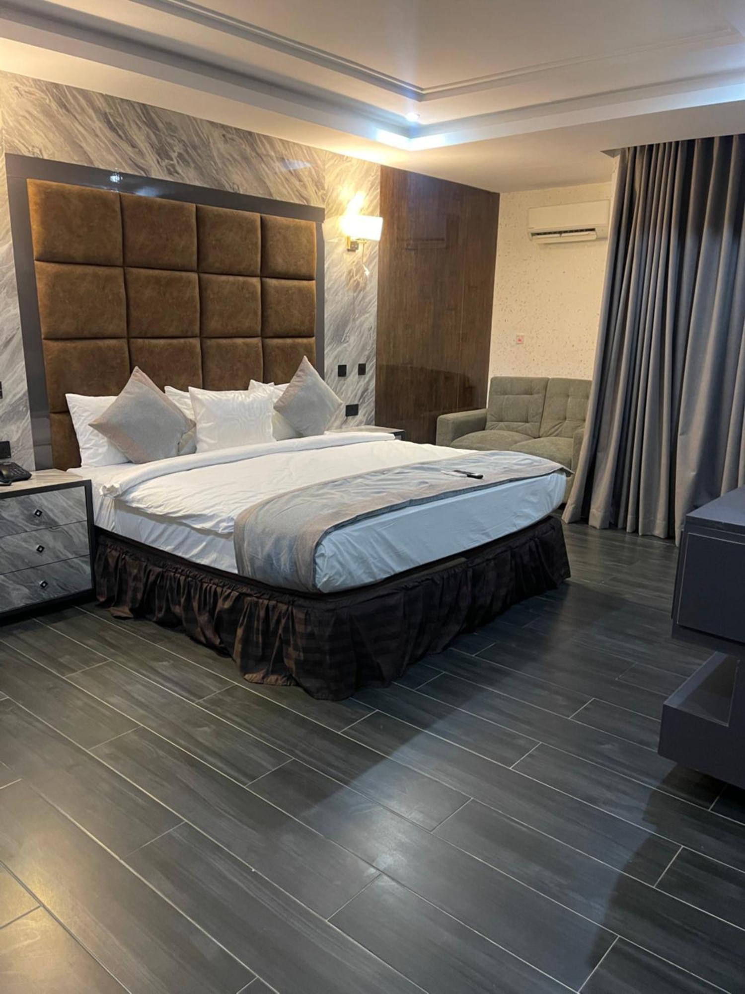 Mcdons Skye Hotel Owerri Exterior photo